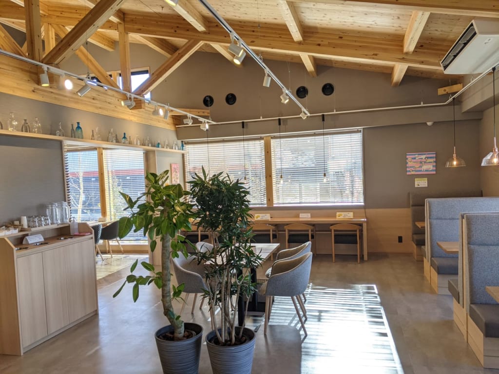 敷島堂平井店併設のカフェ