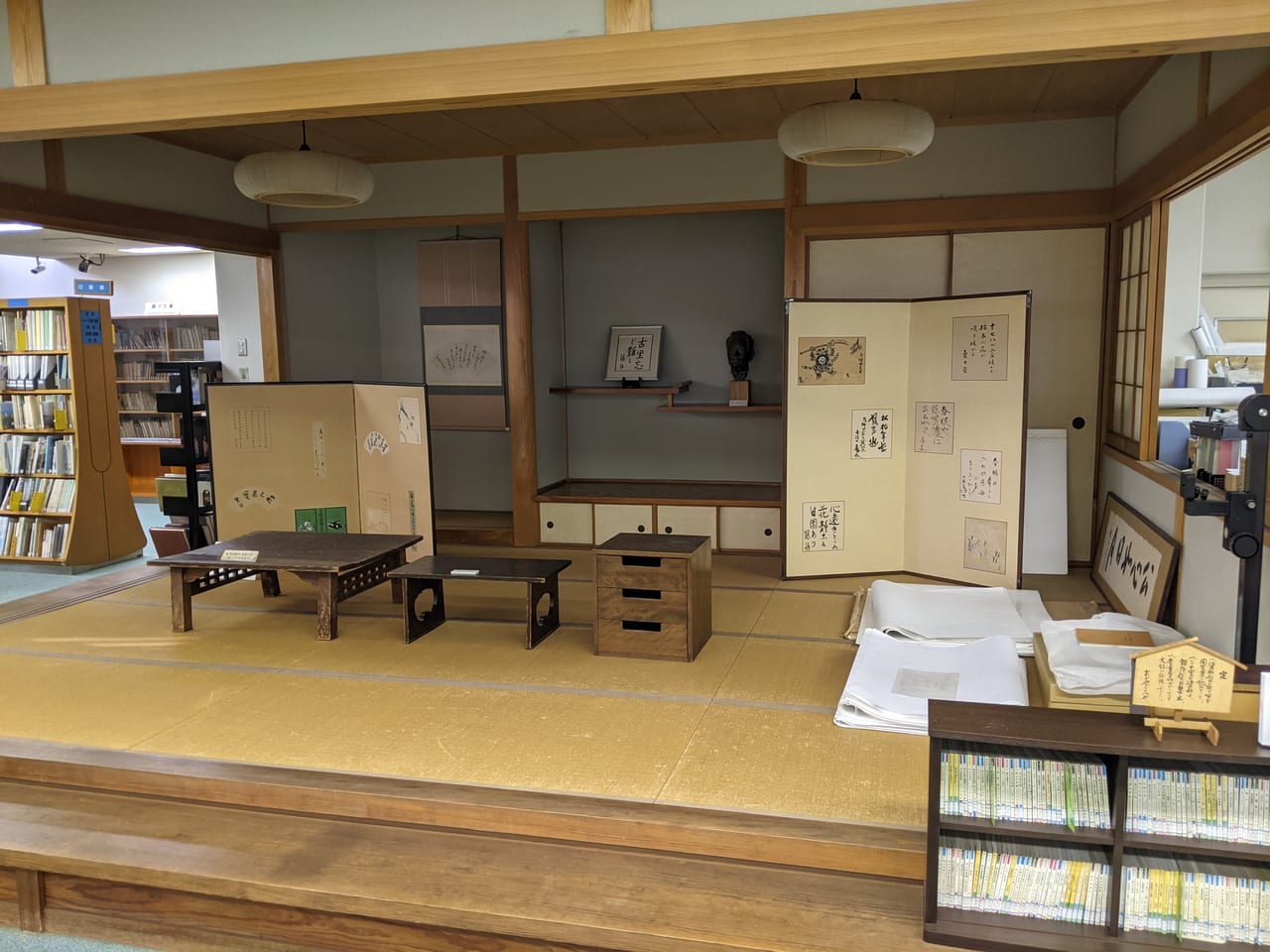 岡山市立中央図書館の館内（2F）