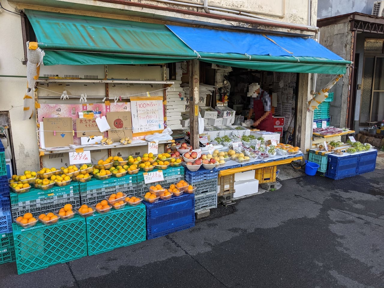 「清輝橋の果物屋」の様子