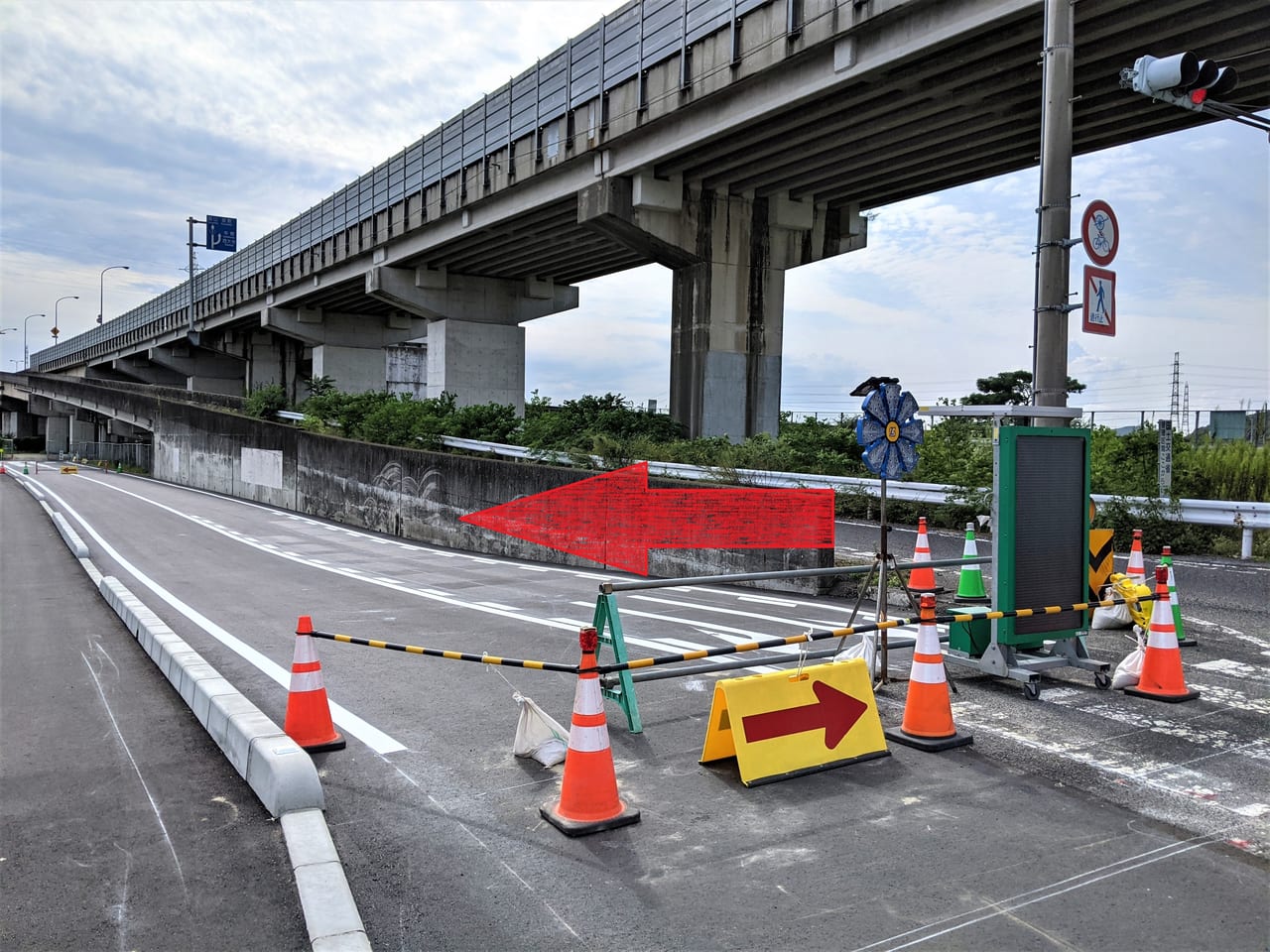 迂回路（砂川の東側）