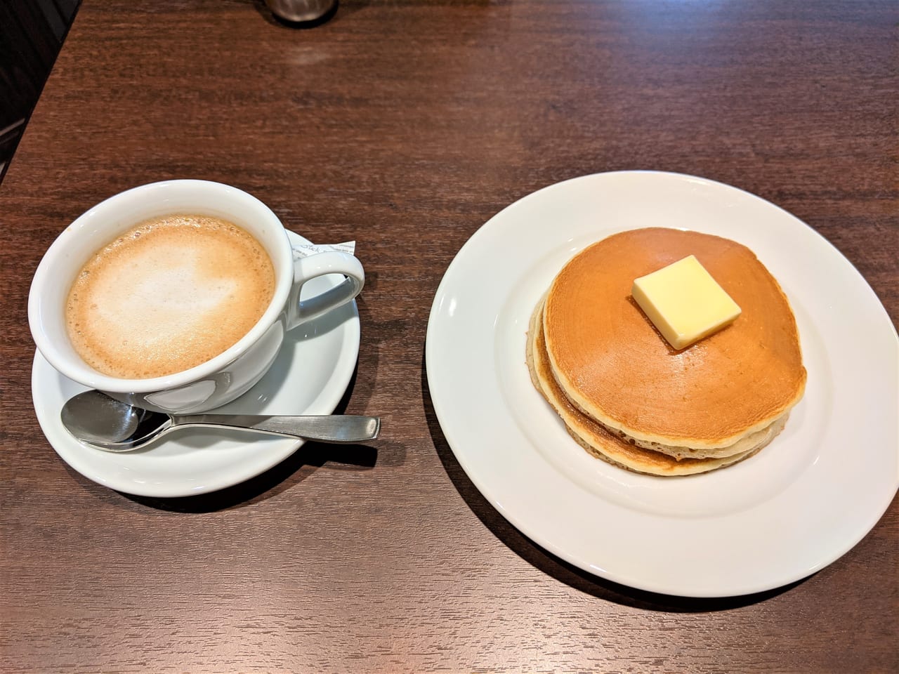 カフェ＆ホットケーキ チューリップのホットケーキドリンクセット