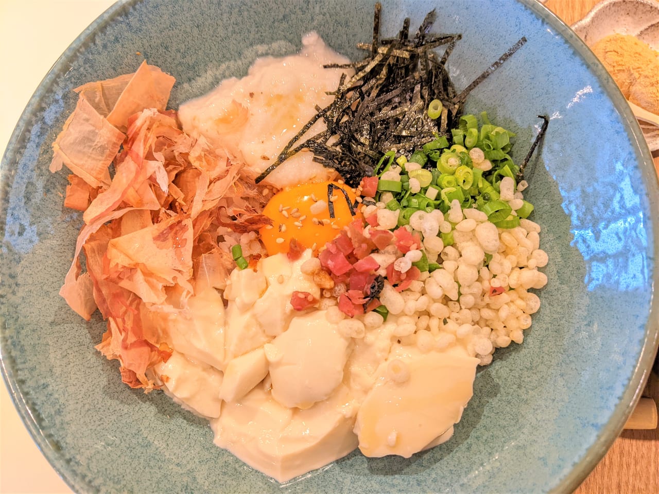 「豆と餅」の豆富丼