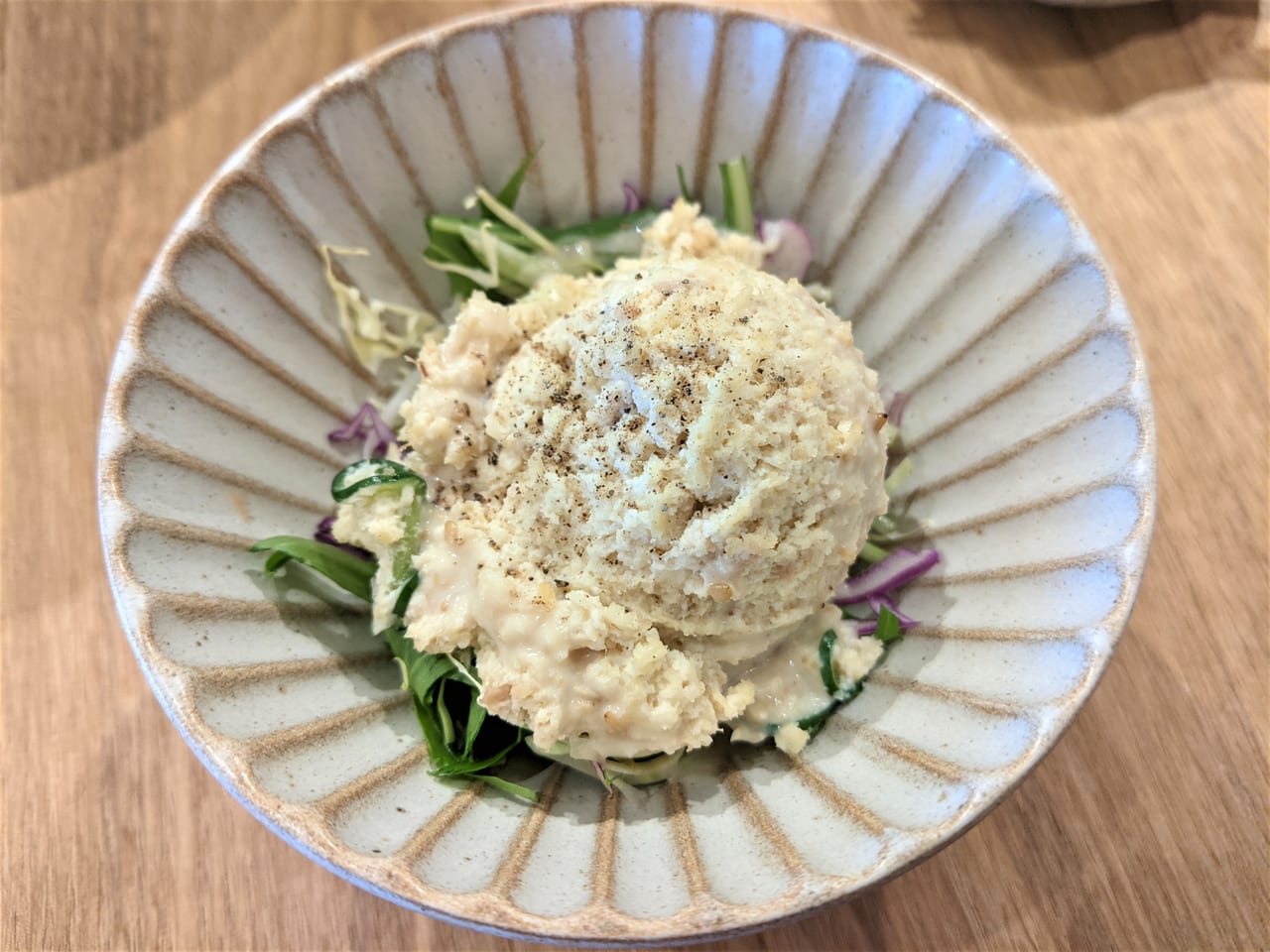 「豆と餅」のおからサラダ