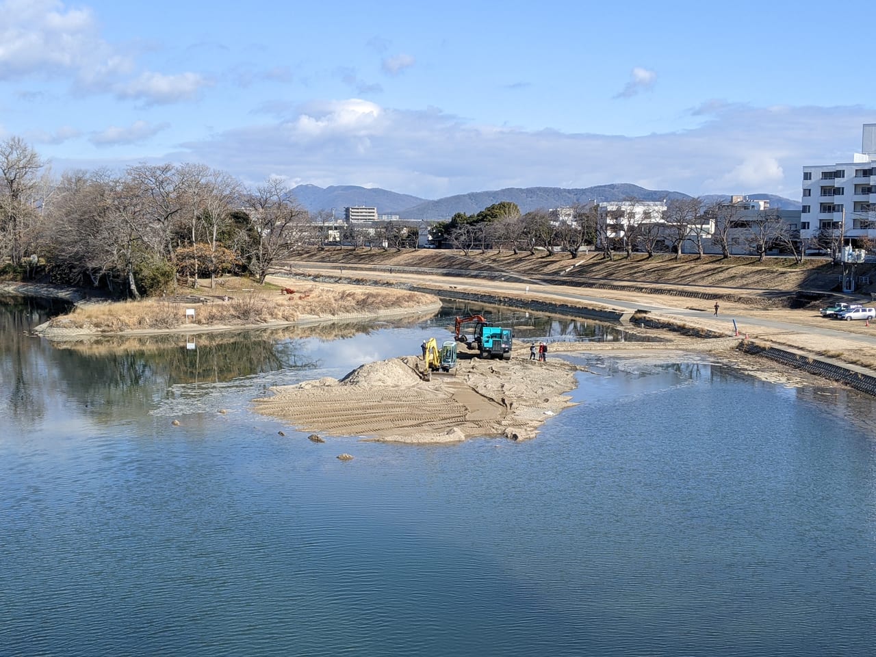 旭川の堆積土砂の移動