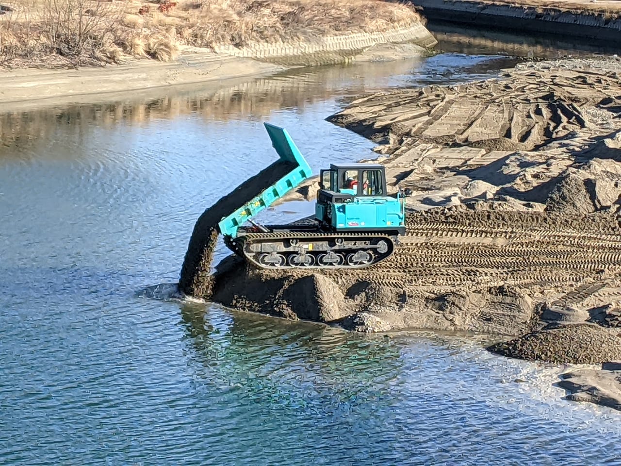 旭川の堆積土砂の移動