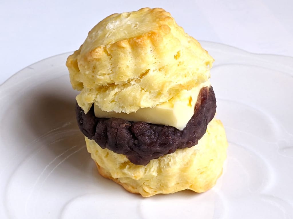 焼き菓子HotsuHotsuの「あんバターのスコーンサンド」」