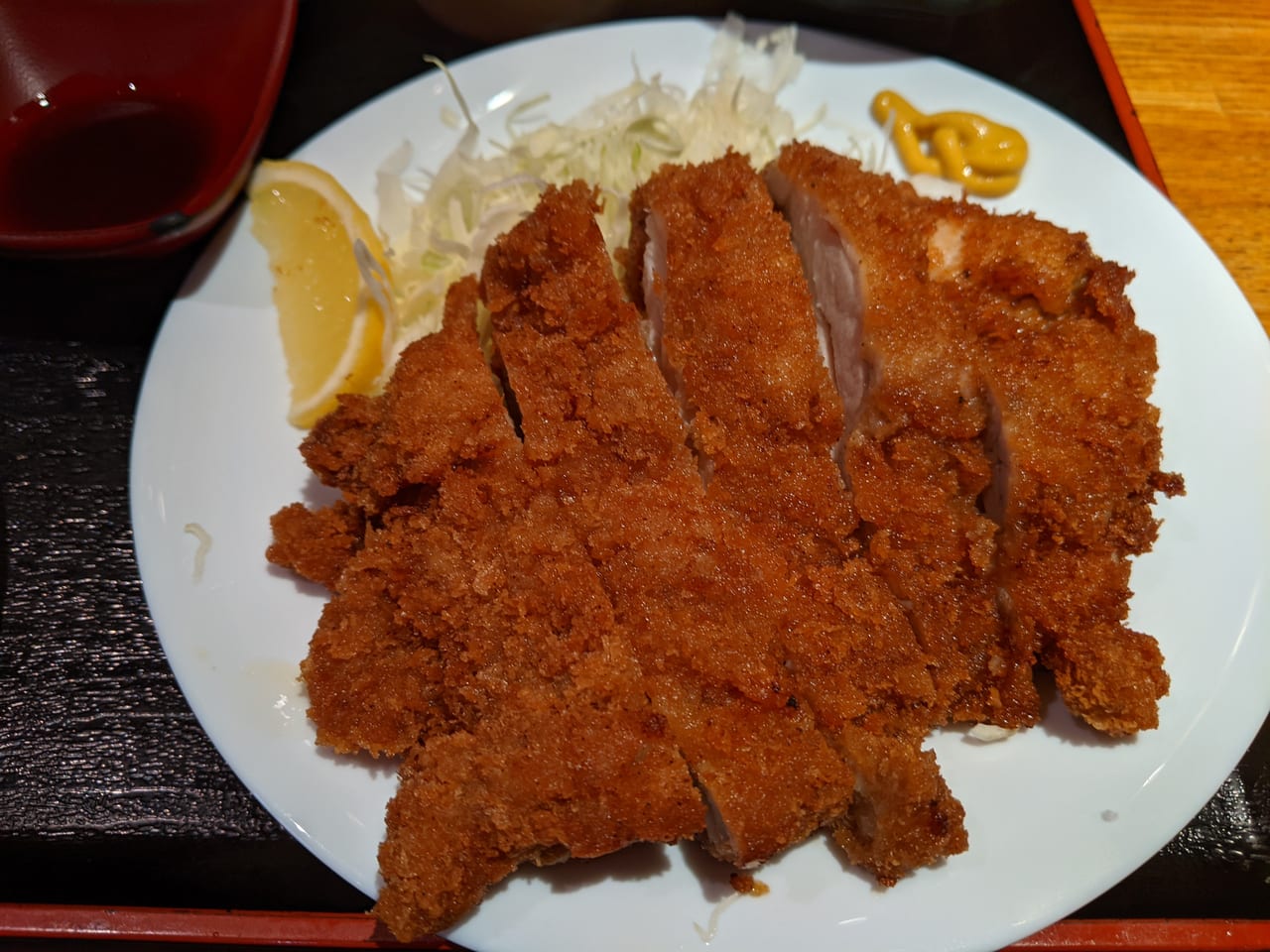 「ファミリーIZAKAYA 鳥まる」のチキンカツセット