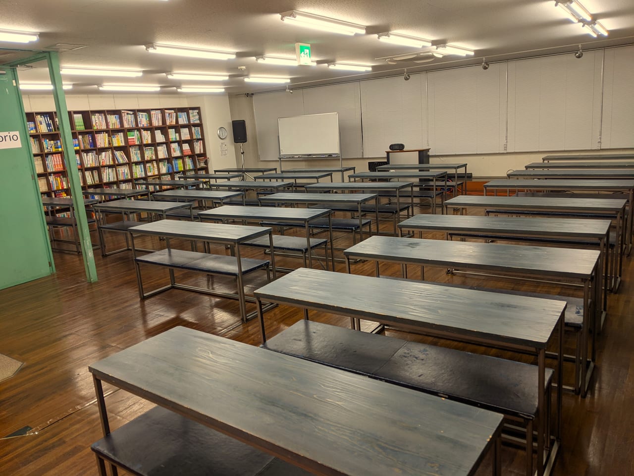 「岡山自主夜間中学校」の教室