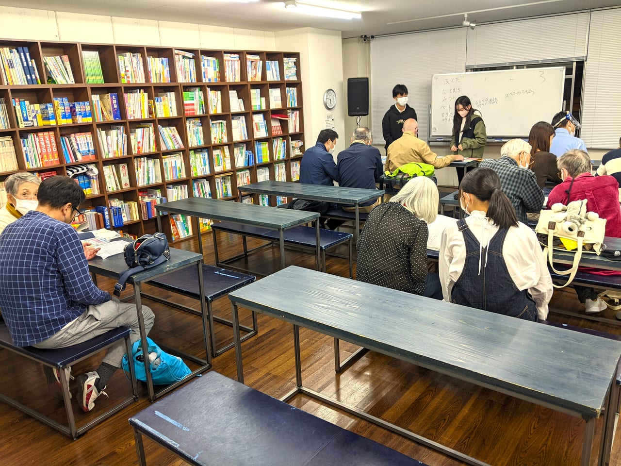 「岡山自主夜間中学校」の授業風景