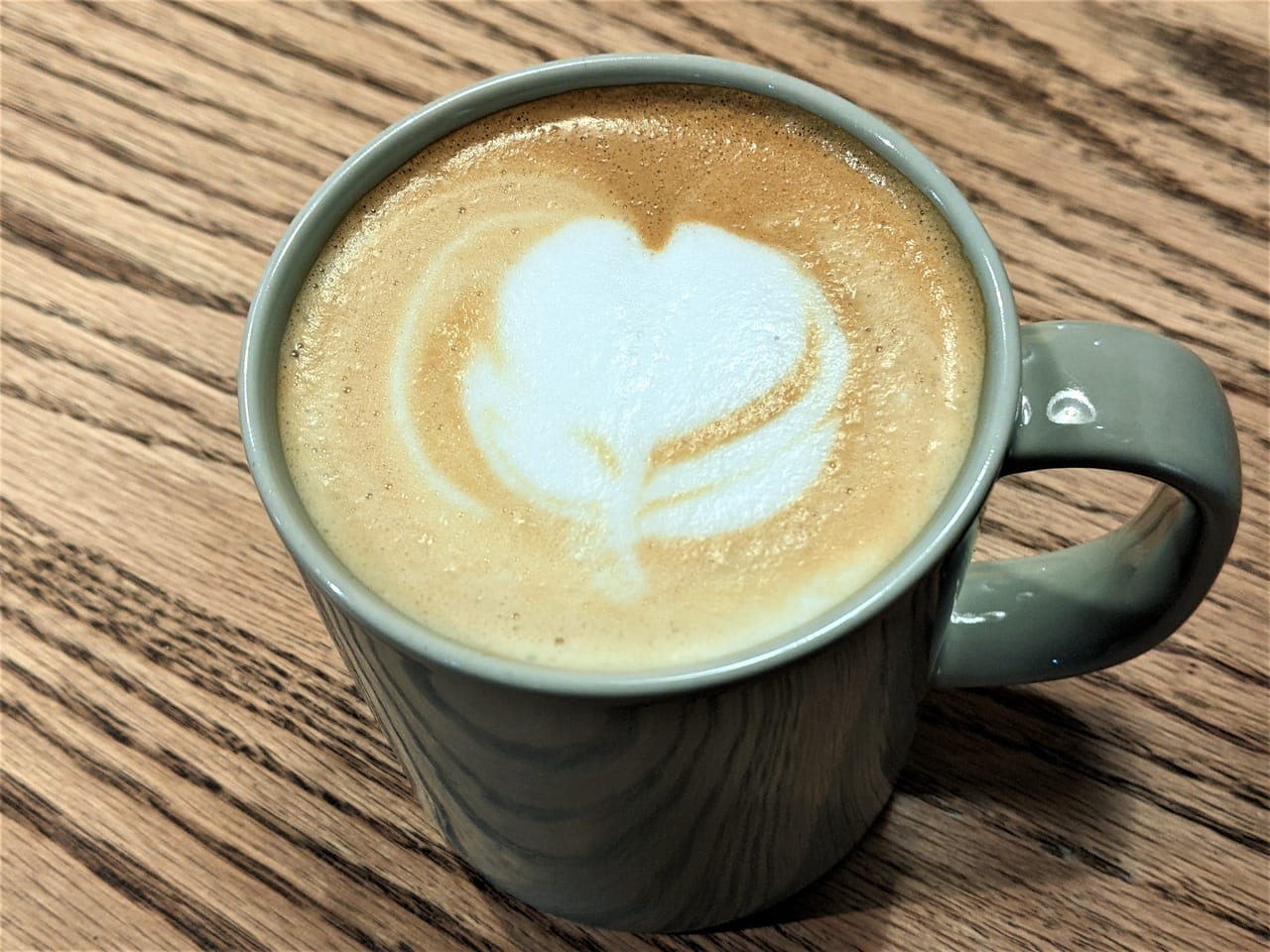 「UCHIDA COFFEE」のカフェラテ
