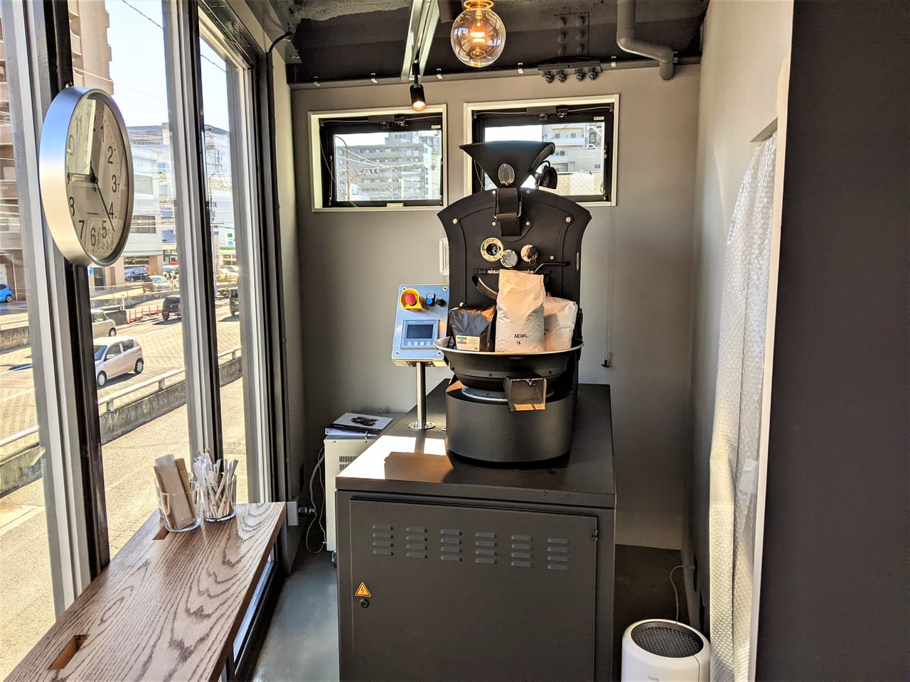 「UCHIDA COFFEE」の焙煎機