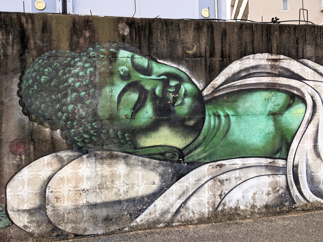 岡南町の壁画「涅槃像」（2010年制作）