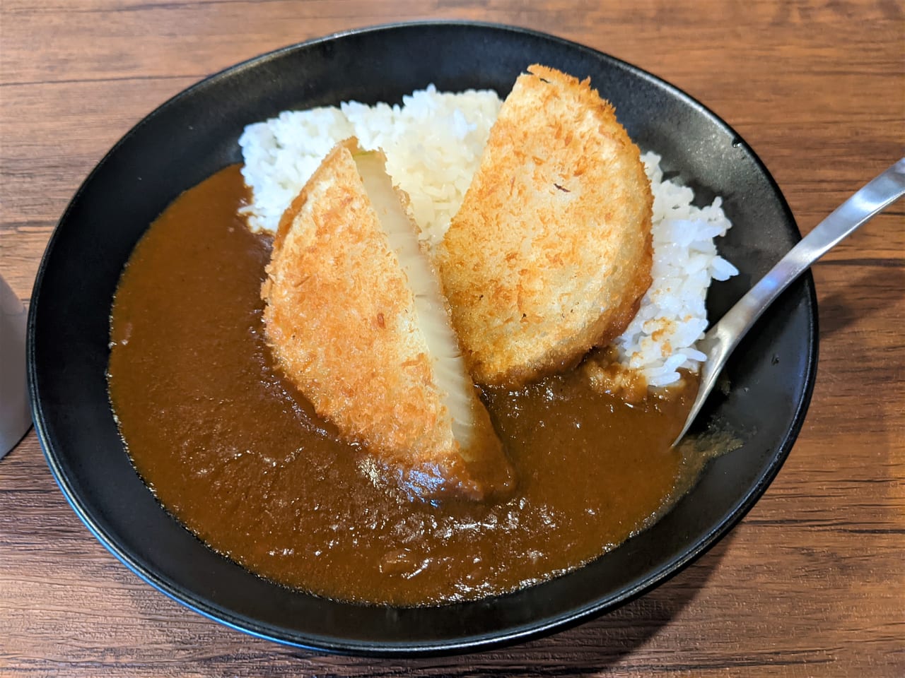 「淡路島バーガー岡山西大寺店」の淡路島玉ねぎカツカレー