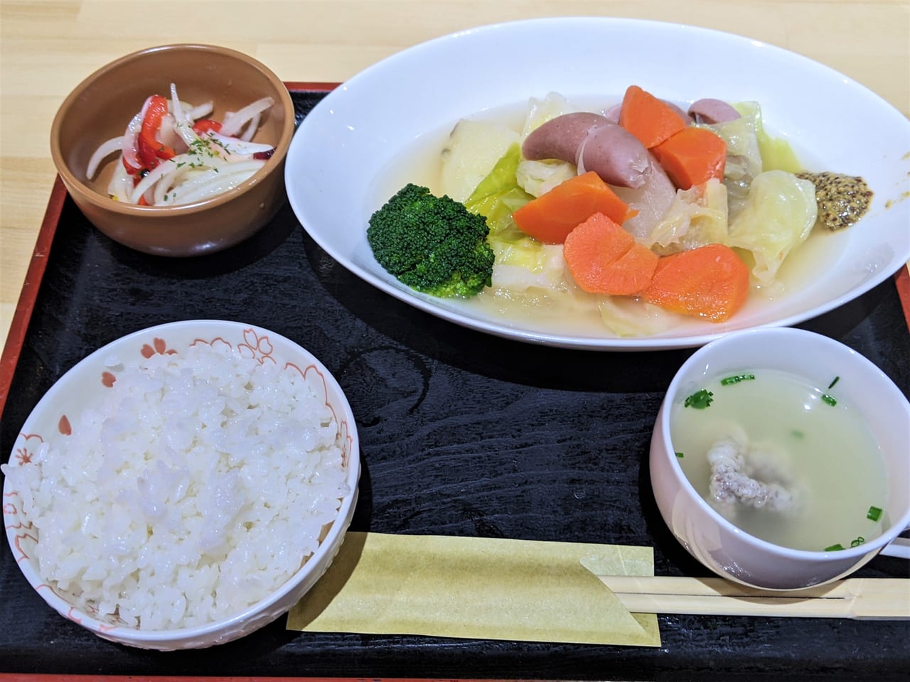 「たこ焼き・鉄板キッチン くるん」の日替わりランチ