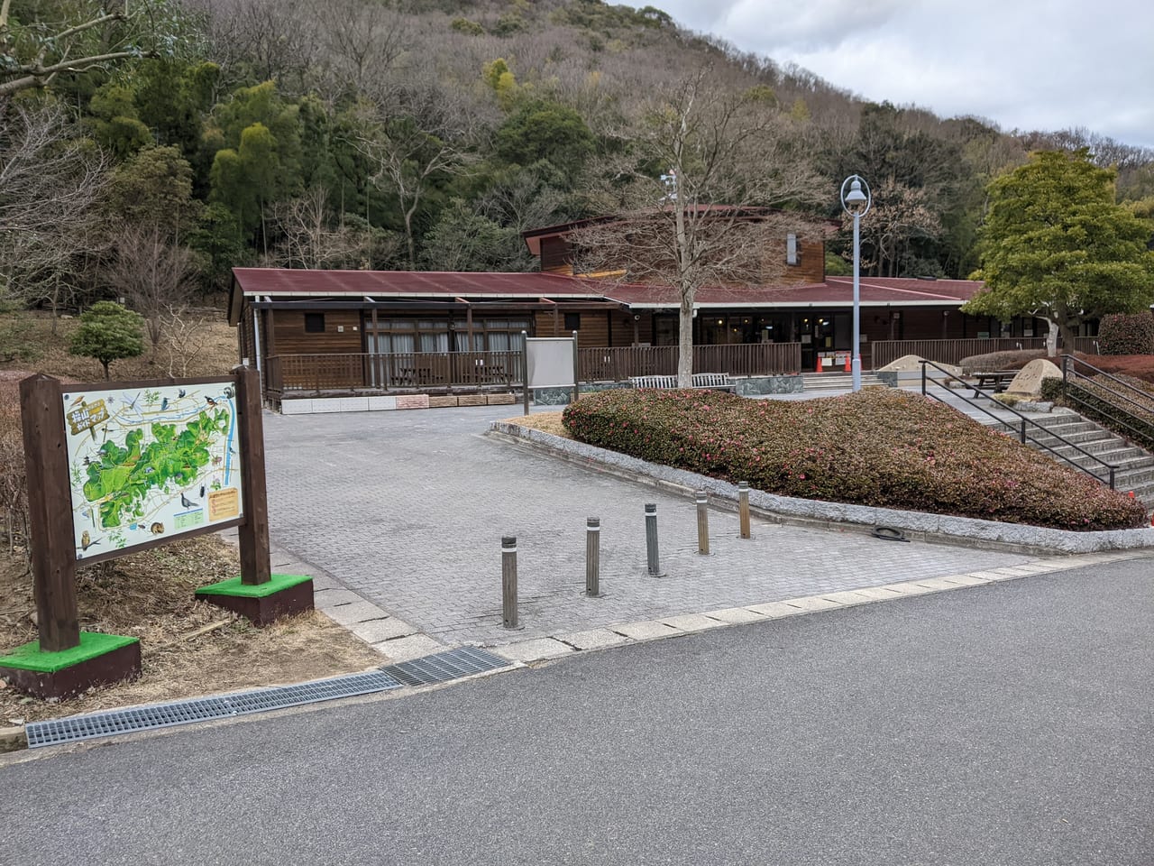 里山センター ～ 落ちない石へのルート