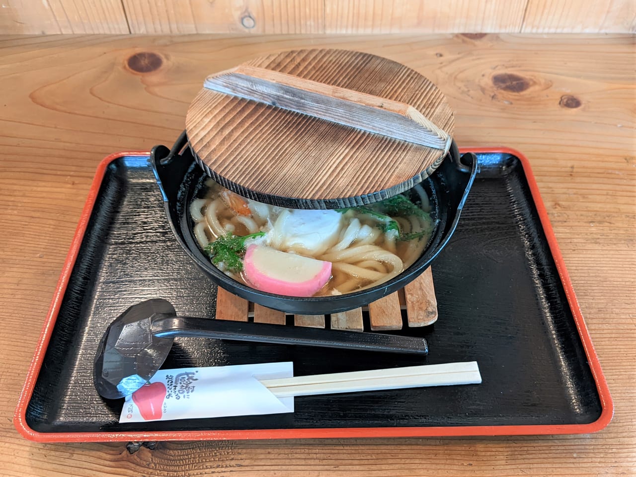 「峠の茶屋」の鍋焼うどん