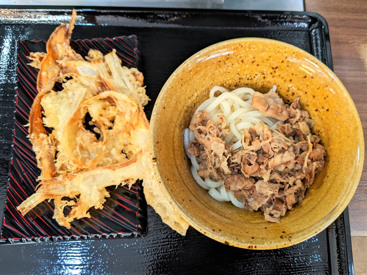 「うどん坂本」のごぼ天肉うどん