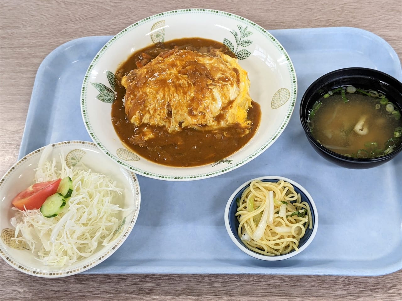 玉扇食堂のスペシャルランチ オムカレー