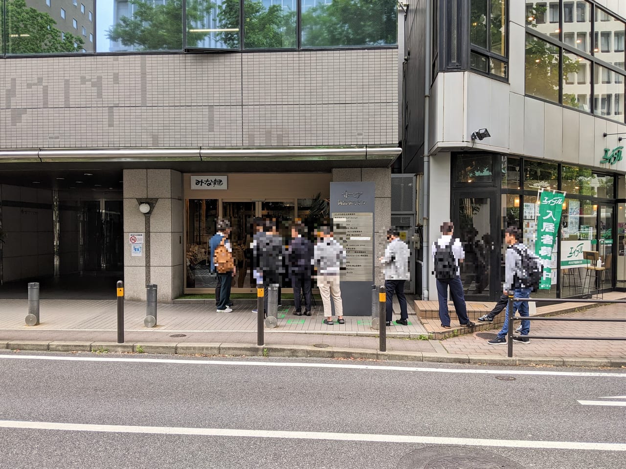 「みな麺 岡山店」の外観