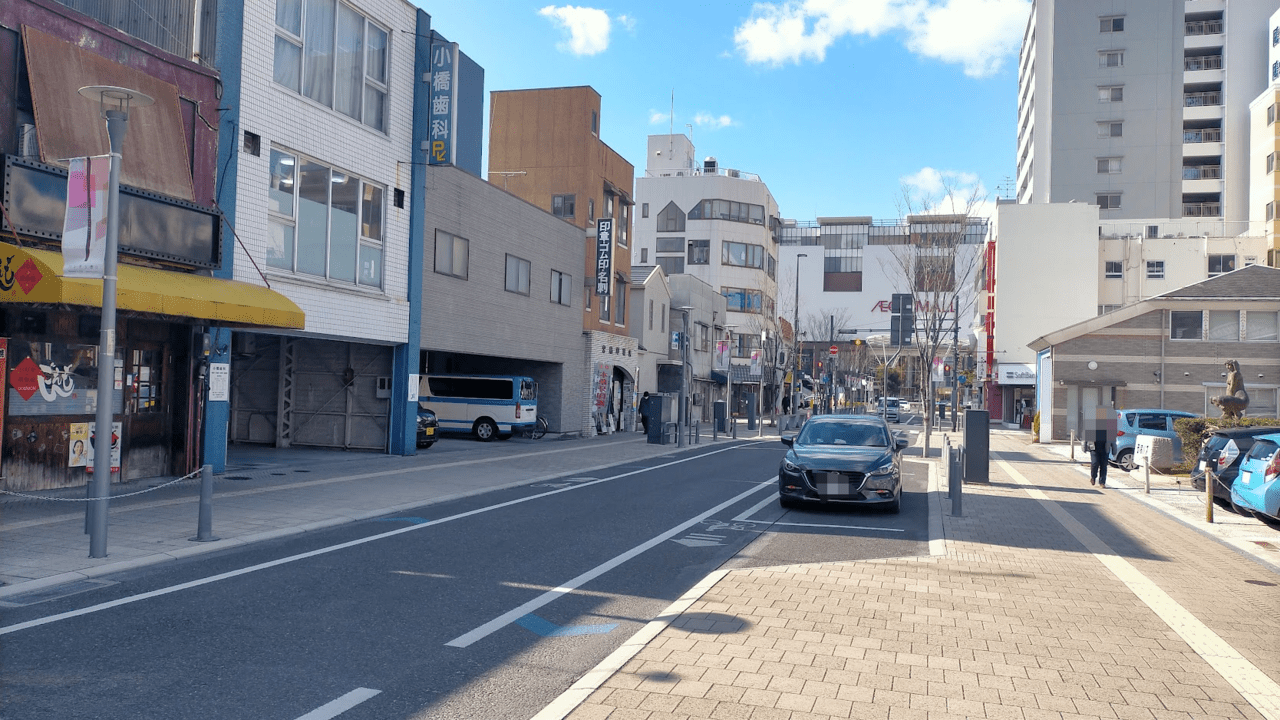 日乃屋カレーハレまち通り店西方面