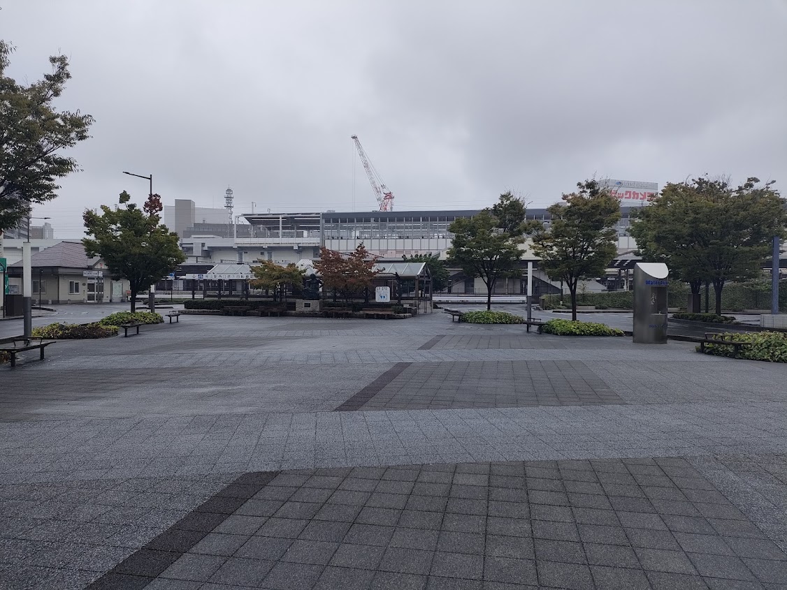 JR 岡山駅西口駅前広場（こかげ広場）