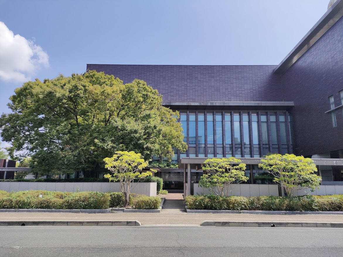 岡山県立図書館