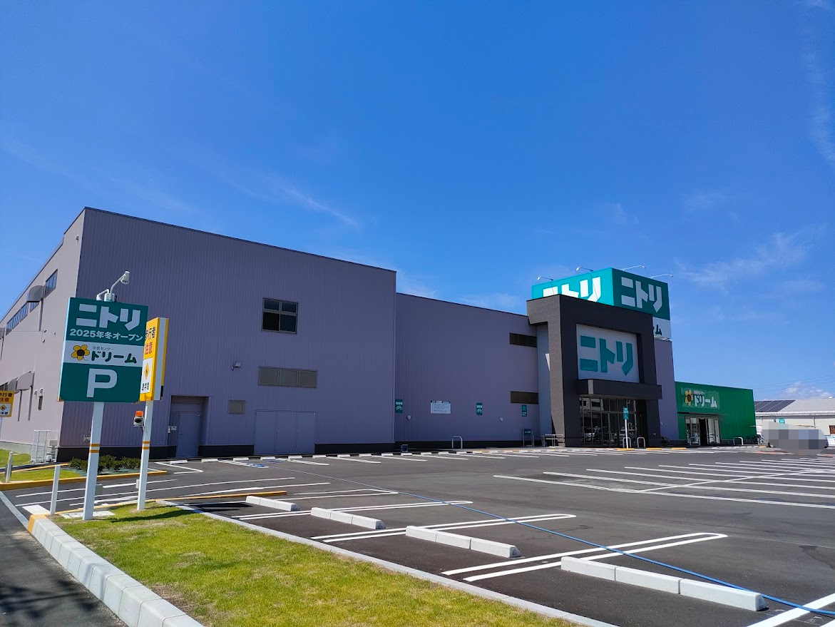 ニトリ東岡山店（店舗外観）