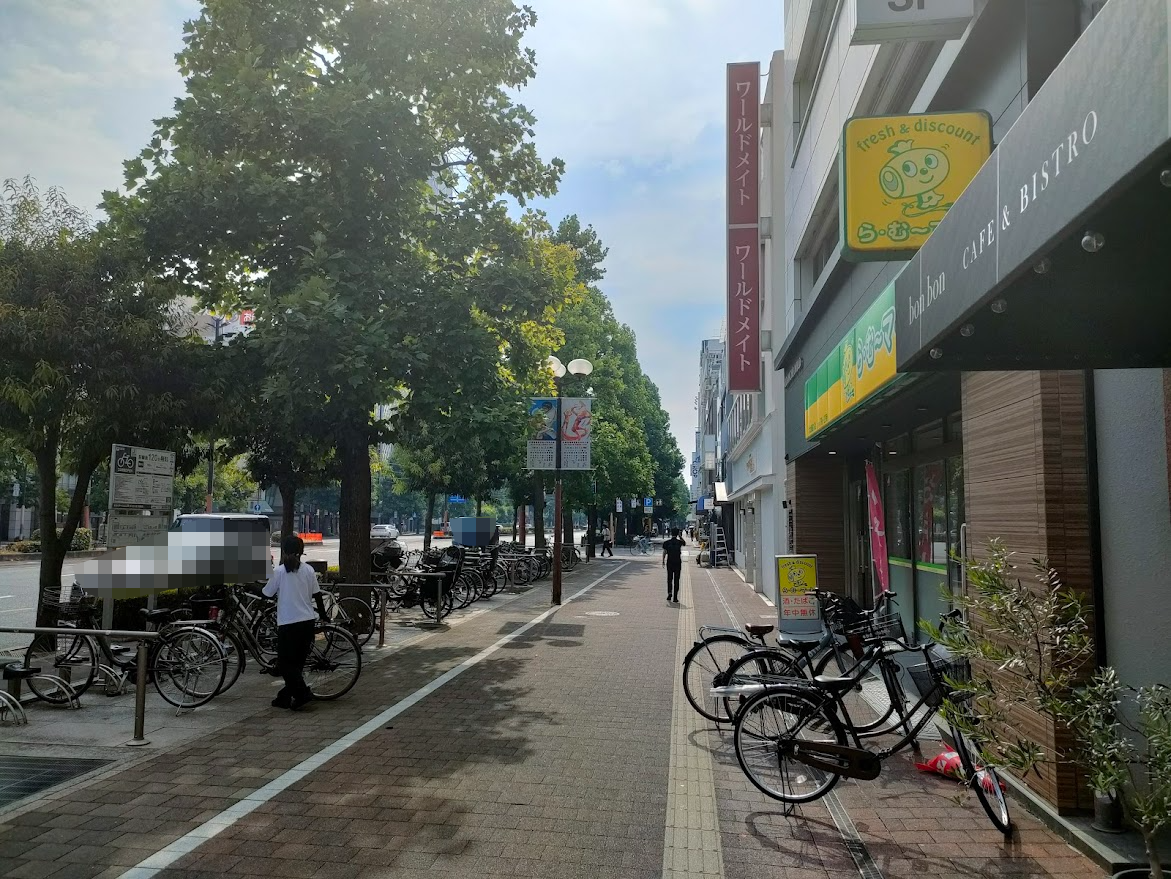 cafe & bistro bonbon