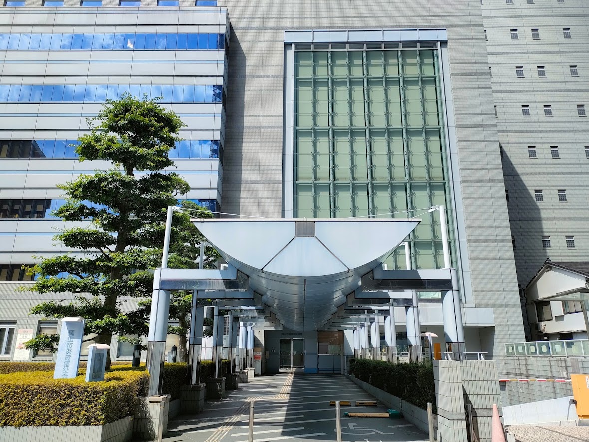 保健福祉会館（東側出入口）
