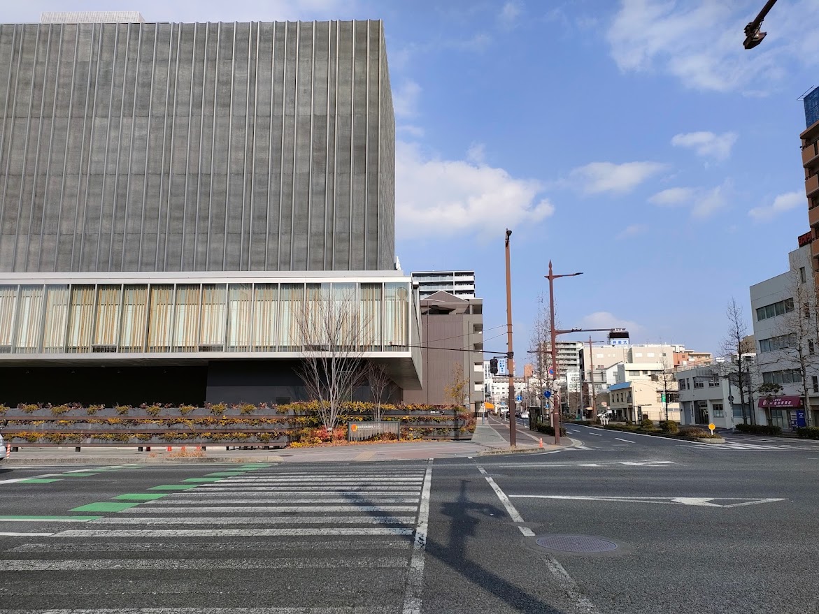 ハレノワ前の交差点