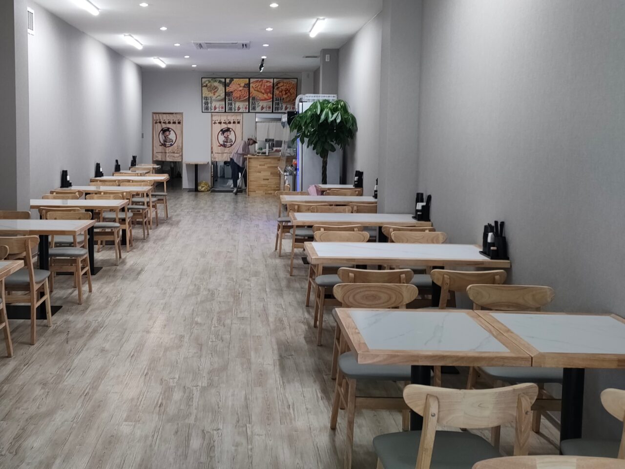 小哪吒麻辣燙 岡山店